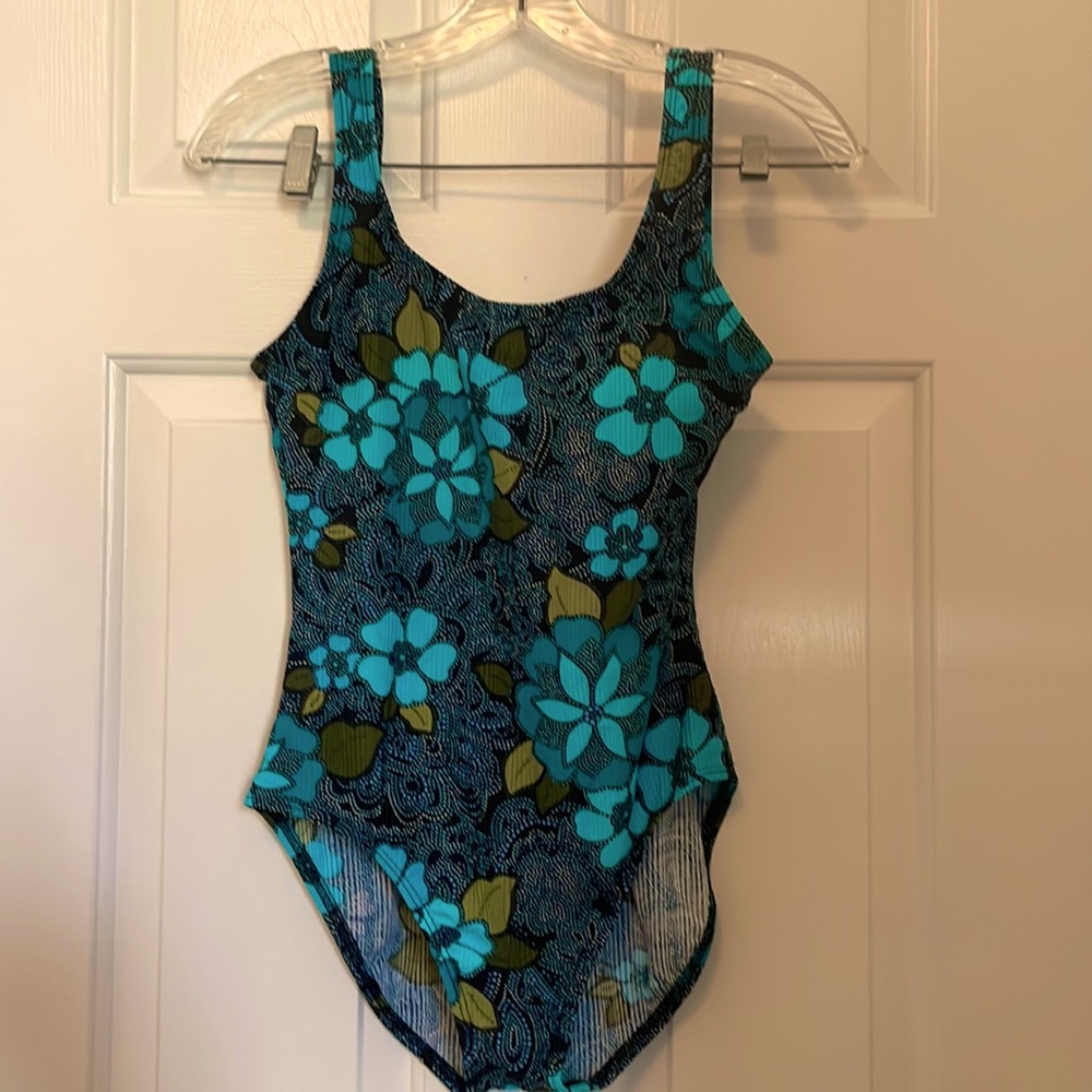 Ladies one piece swim suit size L(12-14)